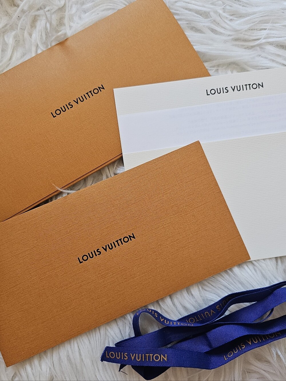 Louis Vuitton Gift Envelope, Card & Ribbon Set - Picture 4 of 11